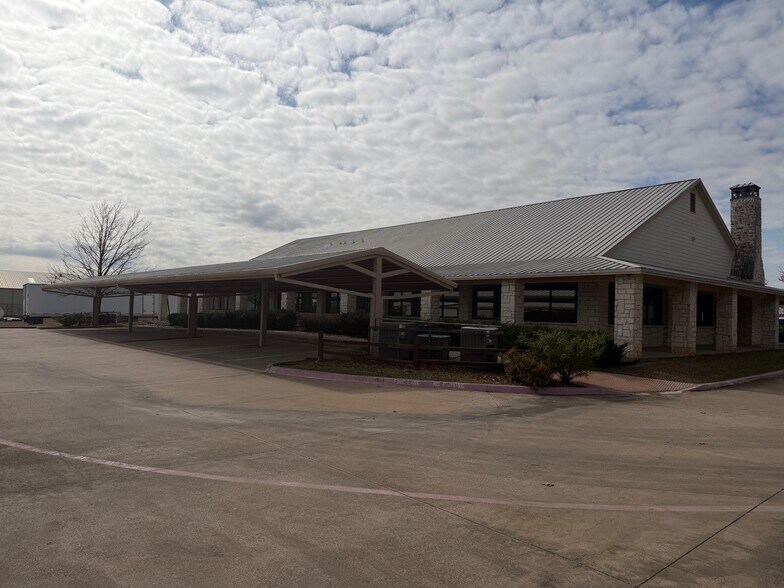 More Photos Of 7301 Commercial Blvd E, Arlington Office For Lease