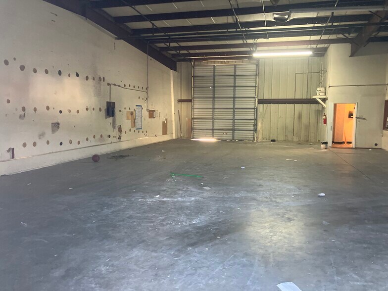 More Photos Of 5501 Aldrin Ct, Bakersfield Manufacturing For Lease