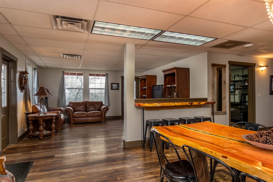 More Photos Of 609 S Middlefork Rd, Garden Valley Office For Sale