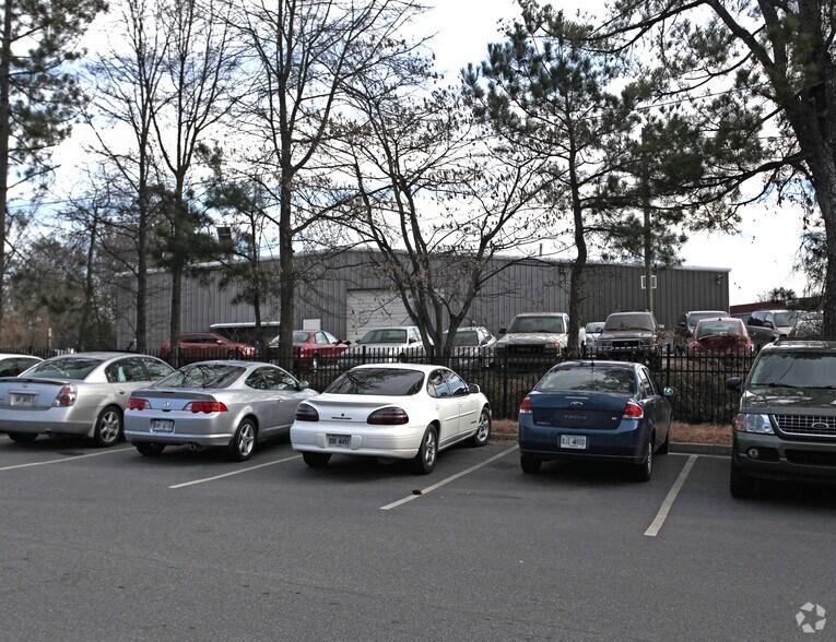 More Photos Of 476 SE Cobb Pky, Marietta Auto Repair For Lease