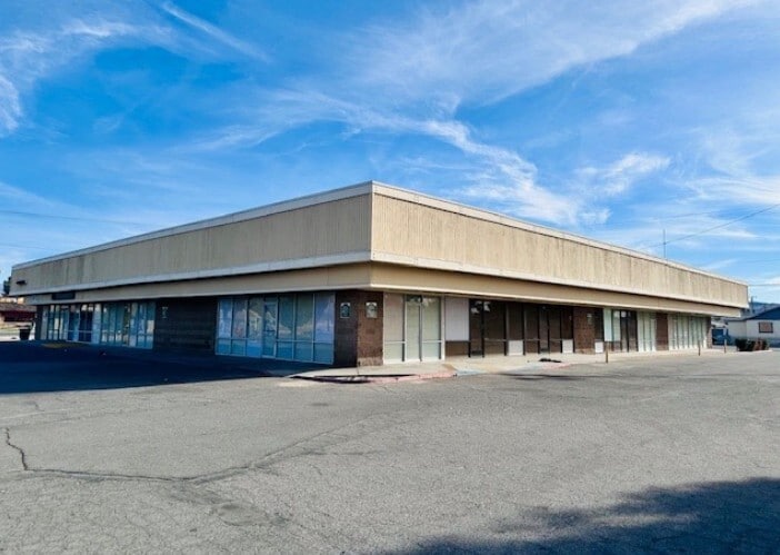 More Photos Of 501-573 N San Jacinto St, Hemet Unknown For Lease