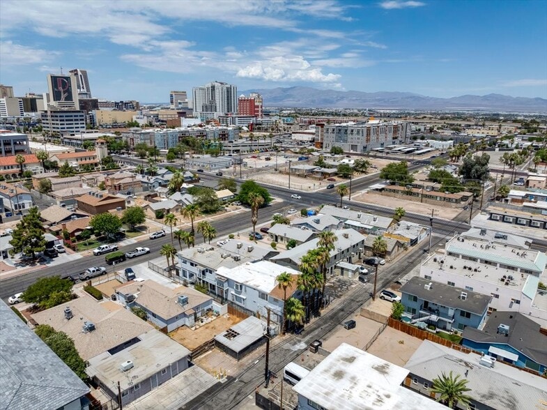 More Photos Of 319 S 10th St, Las Vegas Apartments For Sale