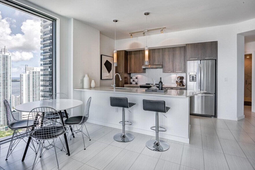 More Photos Of 86 SW 8th St, Miami Apartments For Lease