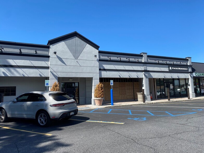 More Photos Of 2-28 Jericho Tpke, Jericho Unknown For Lease