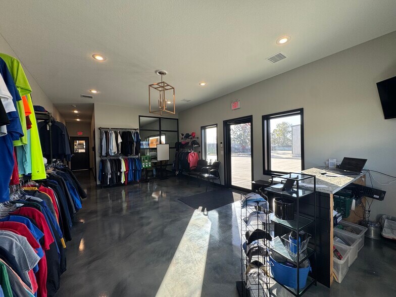 More Photos Of 6813 Sobbie Rd, Liberty Flex For Sale