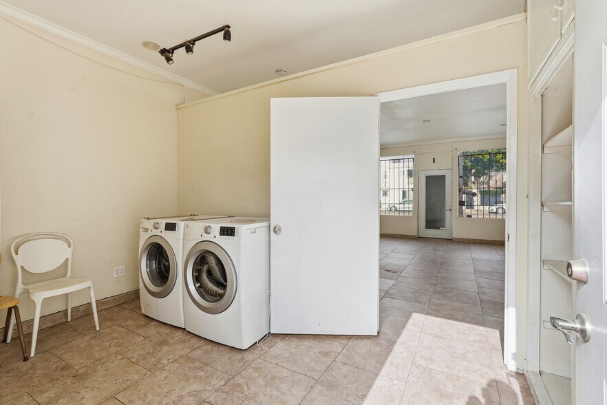 More Photos Of 2048-2050 W Florence Ave, Los Angeles Office For Sale