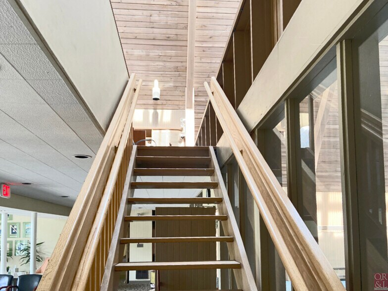 More Photos Of 7 Wescott Rd, Simsbury Religious Facility For Sale