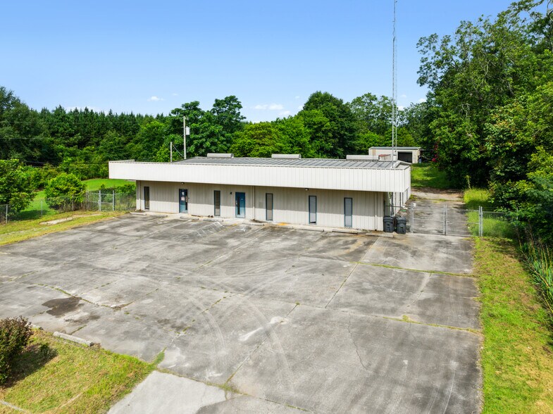 More Photos Of 106 Torrence Rd, Tuskegee Office For Sale