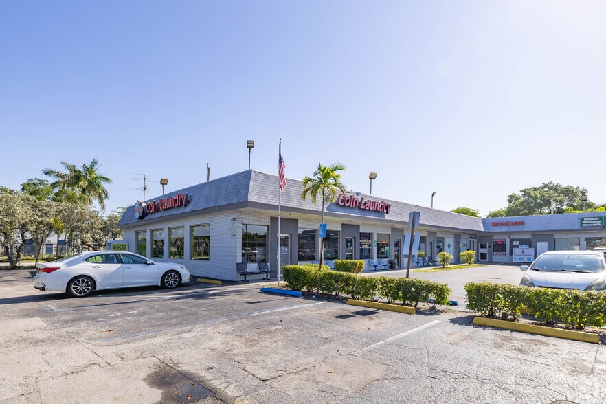 Primary Photo Of 265 S Federal Hwy, Dania Beach Storefront For Lease