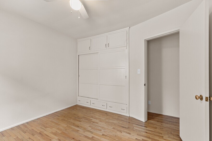 More Photos Of 123-129 N Jackson St, Glendale Apartments For Sale