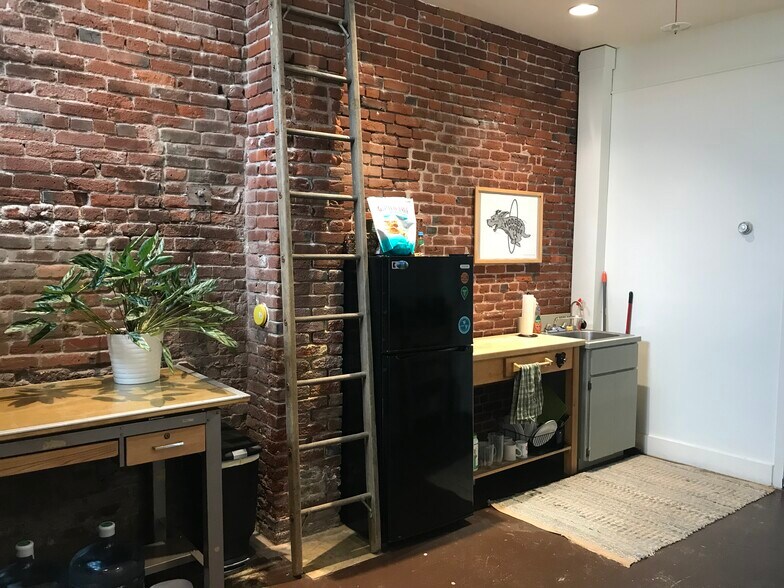 More Photos Of 121 S Bancroft St, Portland Loft Creative Space For Lease