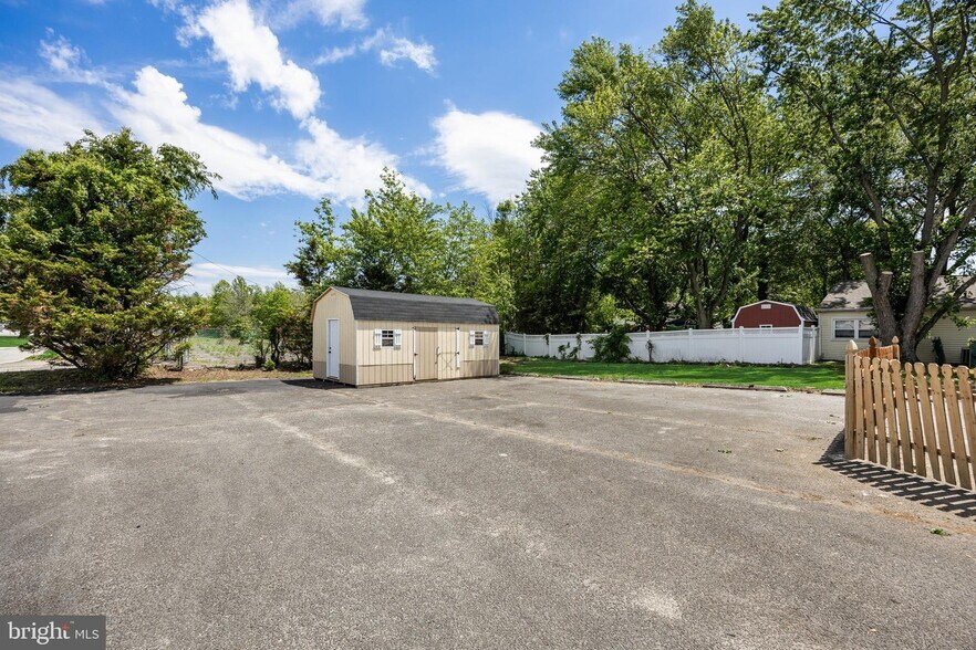 More Photos Of 6 Cherrywood Dr, Clementon Office Residential For Sale