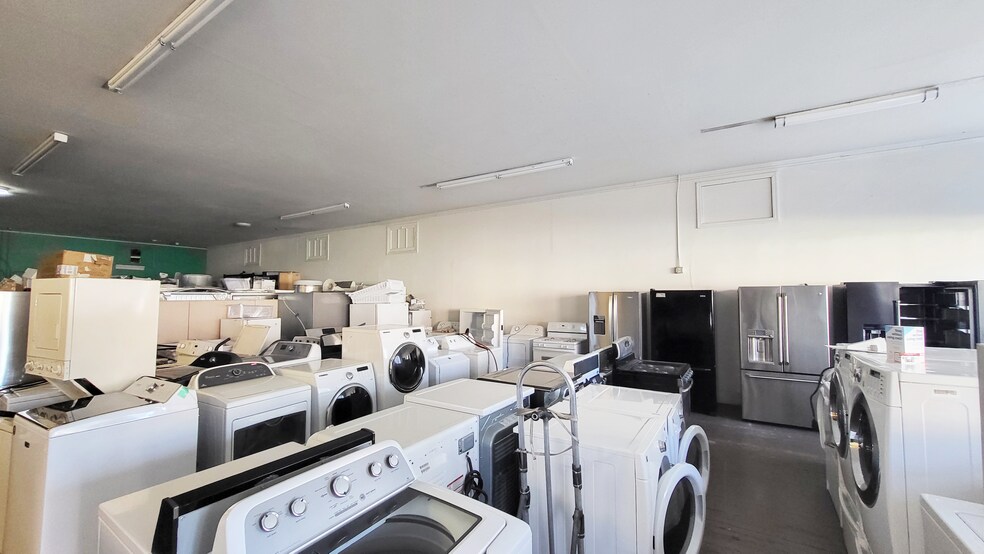 More Photos Of 310 S Central Ave, Lodi Storefront For Sale