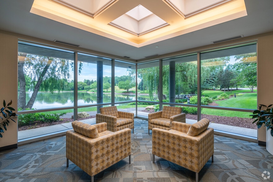 More Photos Of 505 N Highway 169, Plymouth Office For Lease