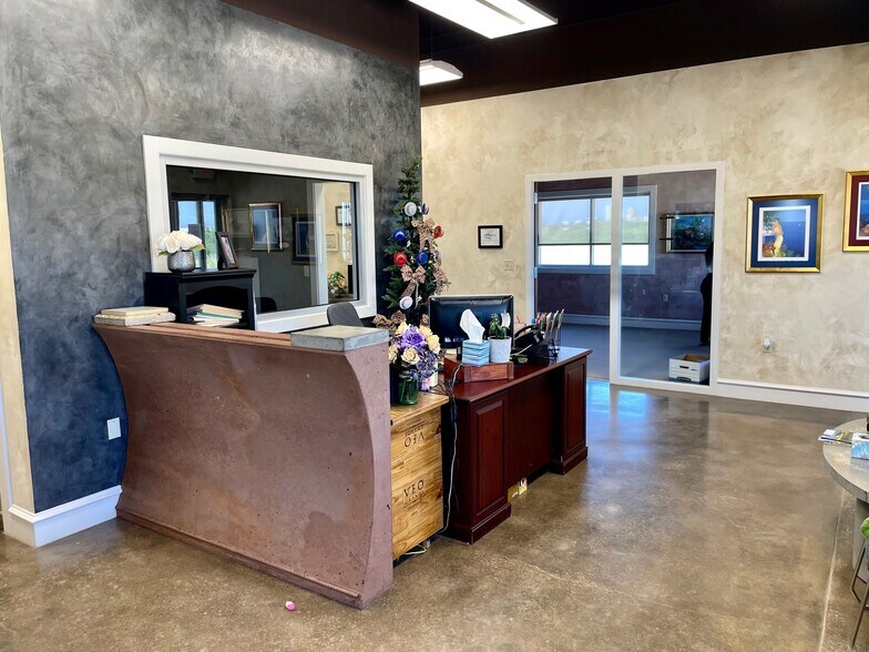 More Photos Of 2200 Garden Ln, Midland Service For Sale