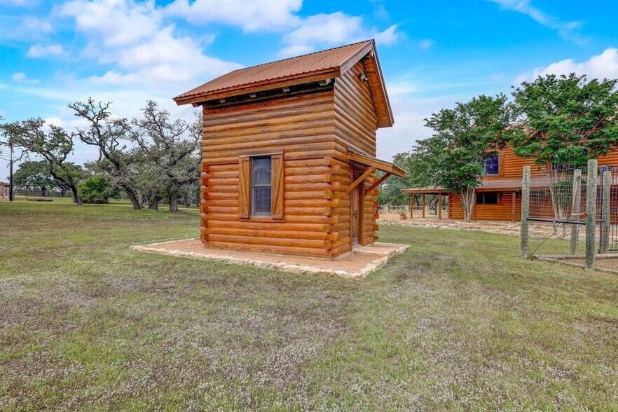 More Photos Of 700 Ledgerock Rd, Wimberley Specialty For Sale