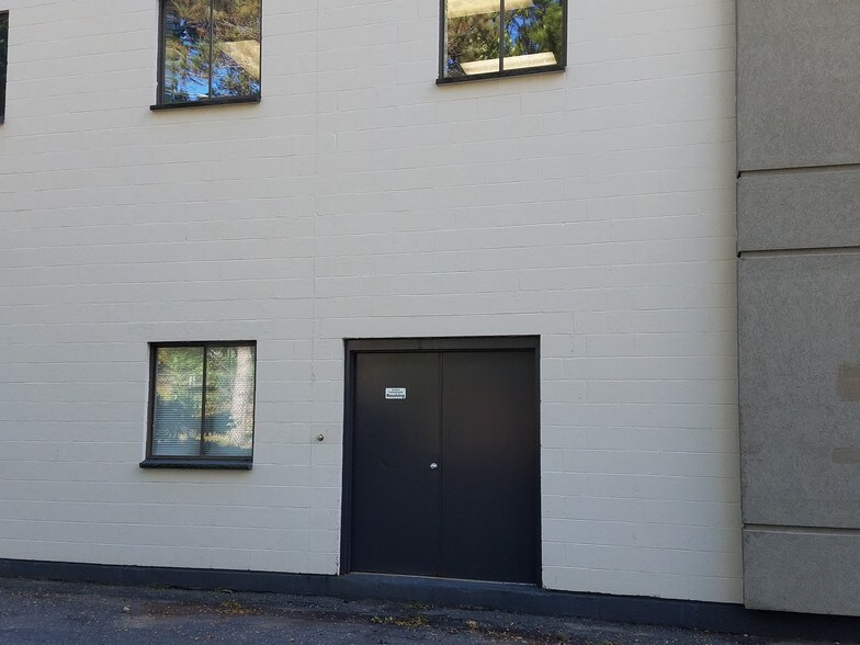 More Photos Of 21 Olympia Ave, Woburn Research And Development For Lease