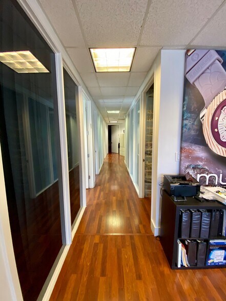 More Photos Of 20101-20161 NE 16th Pl, Miami Loft Creative Space For Sale