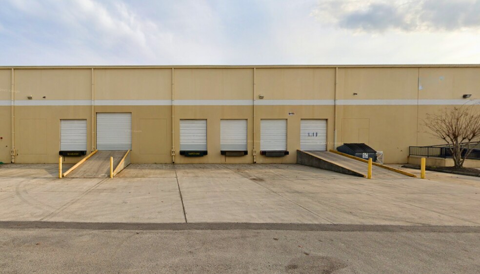 More Photos Of 7380 Philips Hwy, Jacksonville Unknown For Lease