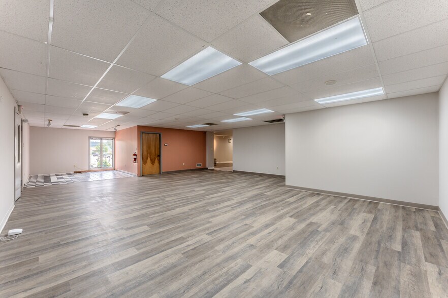 More Photos Of 1715 Stefko Blvd, Bethlehem Flex For Sale