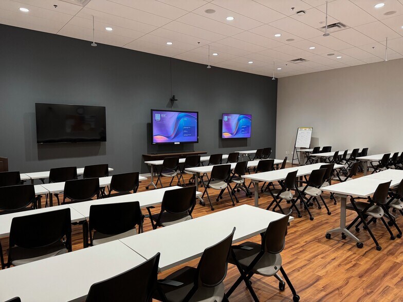 More Photos Of 7900 Chicago Ave, Bloomington Distribution For Sale