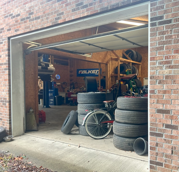 More Photos Of 204 2nd St NE, Burkeville Auto Repair For Sale