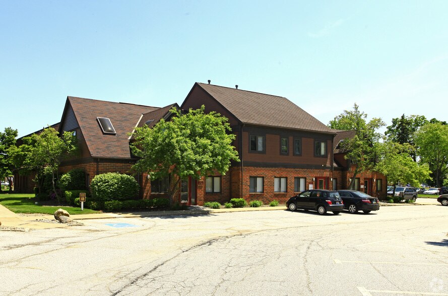 More Photos Of 6200 Som Center Rd, Solon Unknown For Lease