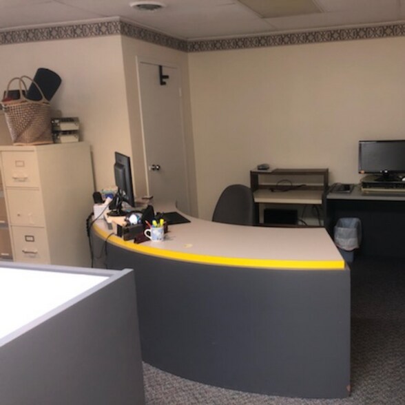 More Photos Of 2 Professional Dr, Gaithersburg Office For Lease