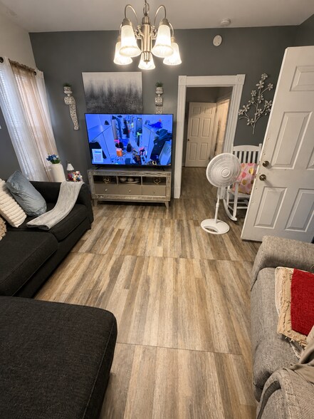 More Photos Of 18-20 Lawrence St, Hartford Apartments For Sale