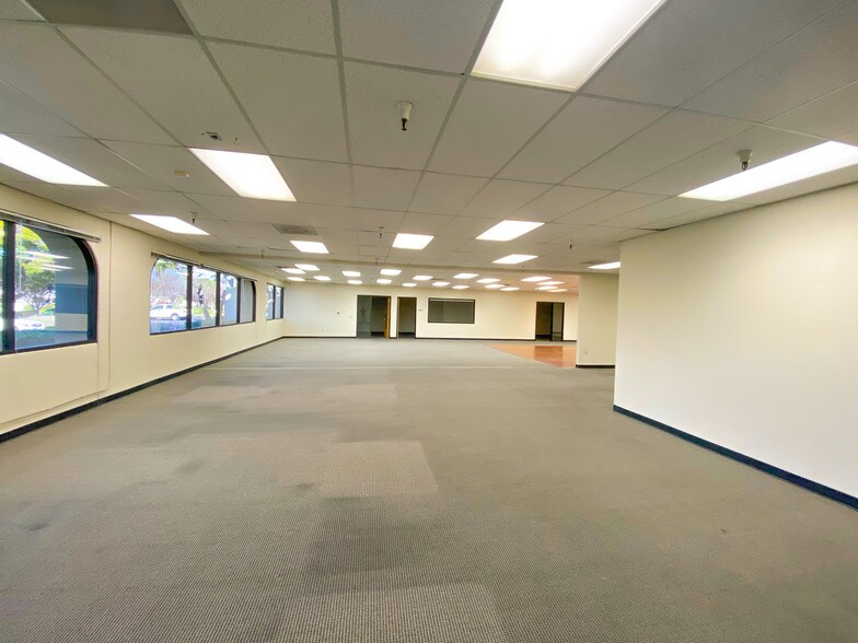 More Photos Of 550-576 Sycamore Dr, Milpitas Research And Development For Sale