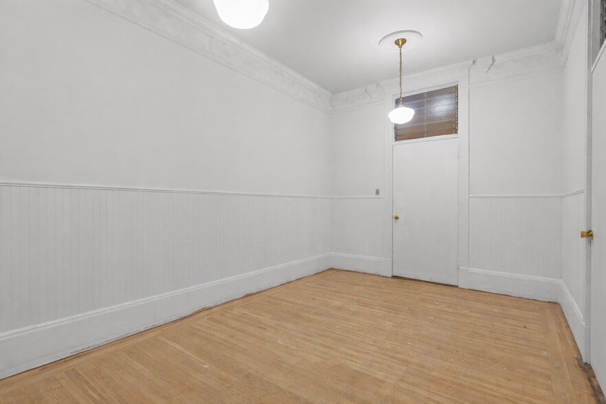 More Photos Of 2780 Mission St, San Francisco Flex For Lease