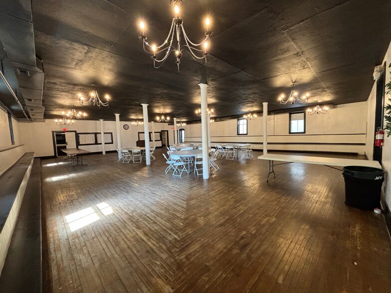 More Photos Of 314 S Main St, Eaton Rapids Lodge Meeting Hall For Sale