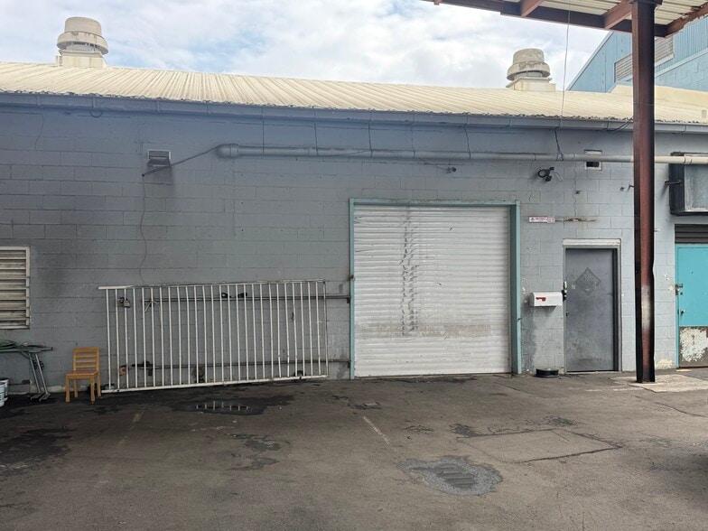 Primary Photo Of 979 Robello Ln, Honolulu Warehouse For Lease
