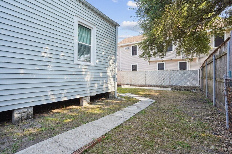 More Photos Of 4705 Iberville St, New Orleans Office For Sale