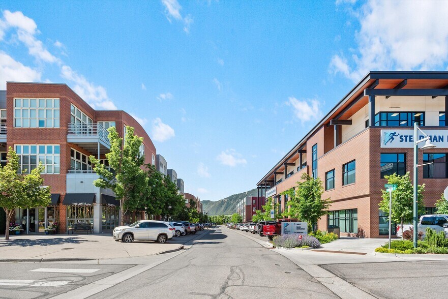 More Photos Of 241 Robinson St, Basalt Storefront For Sale
