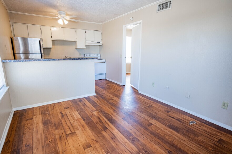 More Photos Of 5111 Interstate 35 N, Waco Apartments For Sale