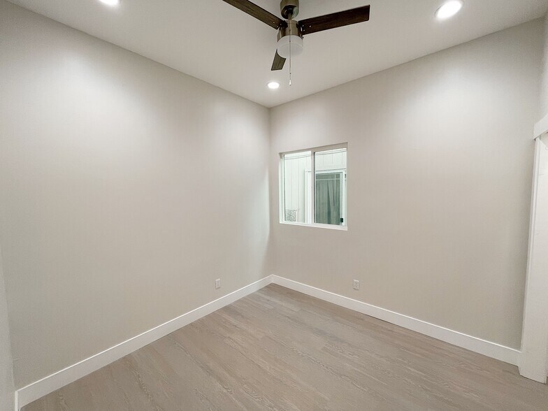 More Photos Of 301 Rivergate Way, Sacramento Multifamily For Sale