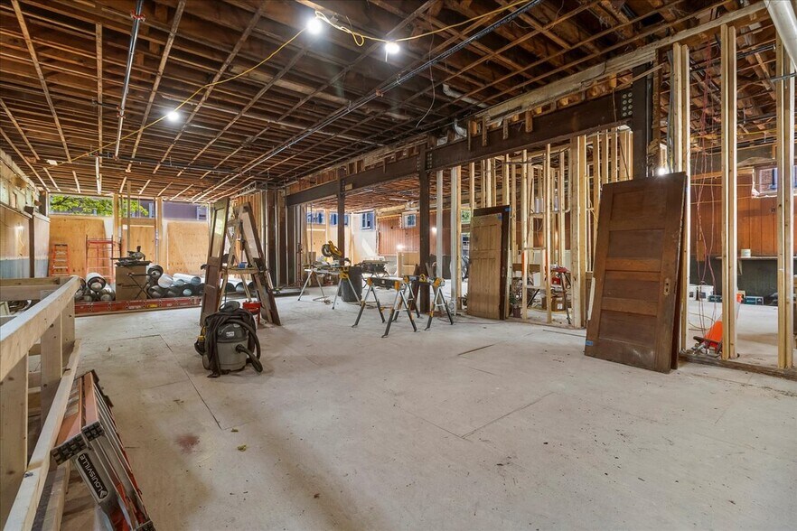 More Photos Of 41 South St, Glens Falls Storefront Retail Residential For Lease