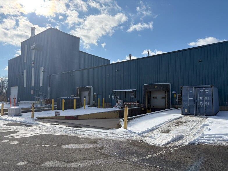 More Photos Of 146 Tower Dr, Middletown Manufacturing For Sale