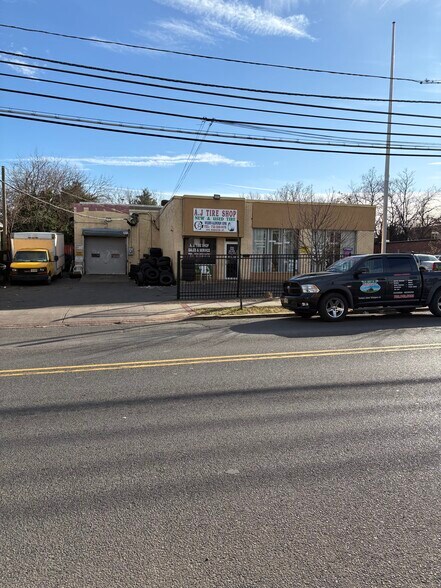 More Photos Of 544 Hamilton St, Somerset Auto Repair For Sale