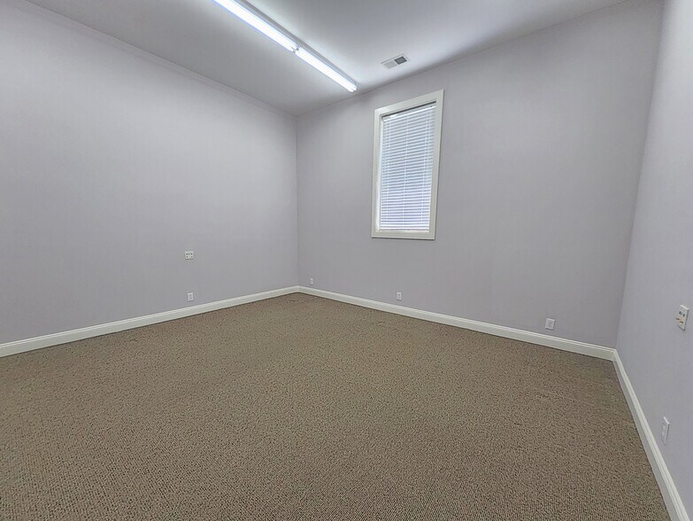 More Photos Of 191 Friarsgate Blvd, Irmo Flex For Sale