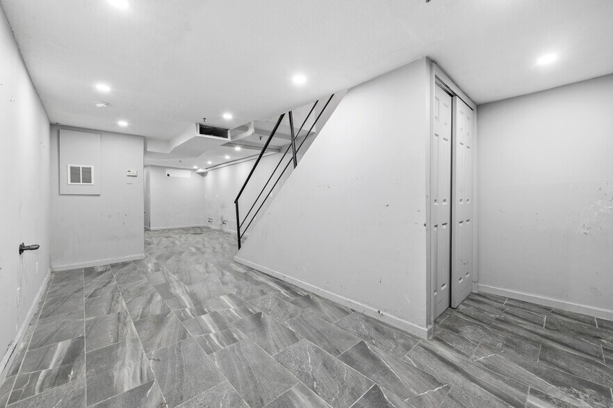 More Photos Of 214-216 E 9th St, New York Apartments For Lease