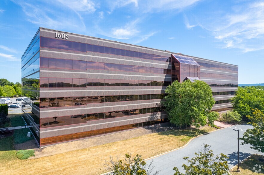 More Photos Of 1605 N Cedar Crest Blvd, Allentown Medical For Lease