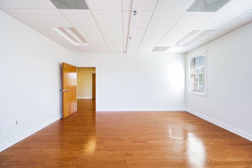 More Photos Of 14411 Justice Rd, Midlothian Medical For Lease
