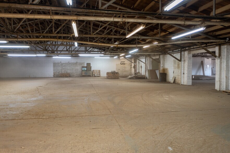 More Photos Of 440 Frankston St, Jacksonville Warehouse For Sale