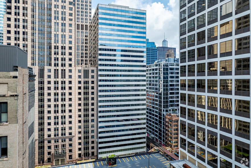 More Photos Of 200 W Adams St, Chicago Office For Lease