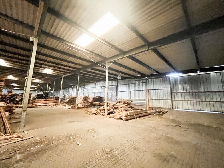 More Photos Of 1515 W Division St, Springfield Warehouse For Lease