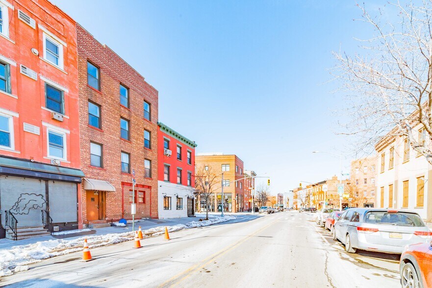More Photos Of 47 Franklin St, Brooklyn Apartments For Sale
