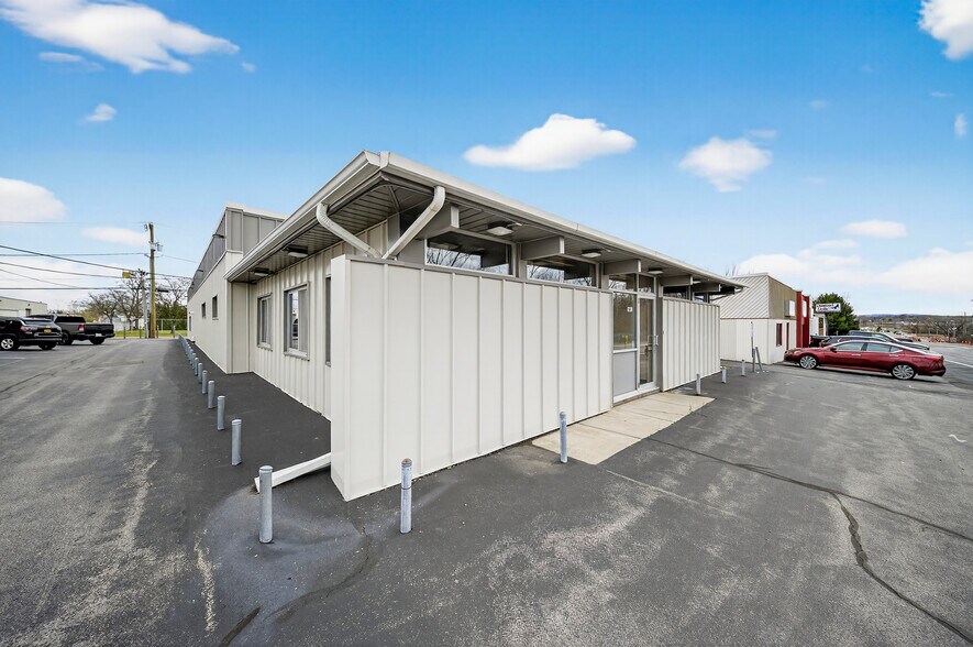 More Photos Of 6730 Townline Rd, Mattydale Light Manufacturing For Sale