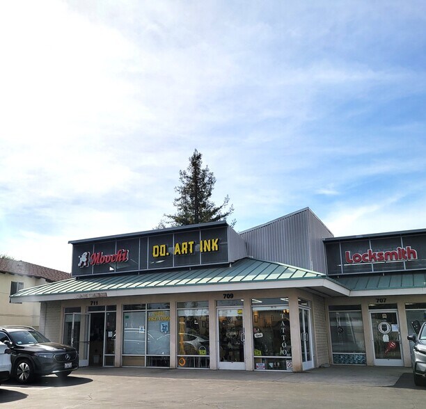 More Photos Of 701-711 S Atlantic Blvd, Alhambra Storefront For Lease